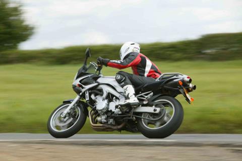 Can I fit mismatched tyres to my Fazer?