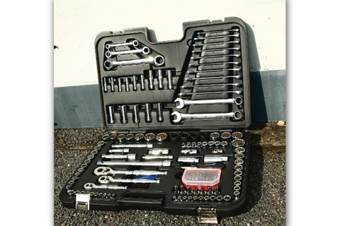 Halfords Advanced Professional 150 piece socket/ratchet set