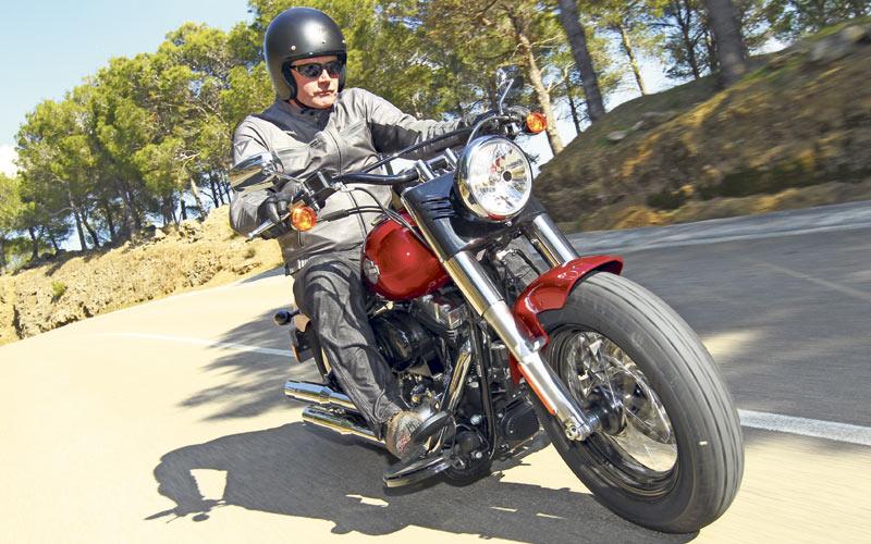 Harley Davidson Softail 12 17 Review Mcn