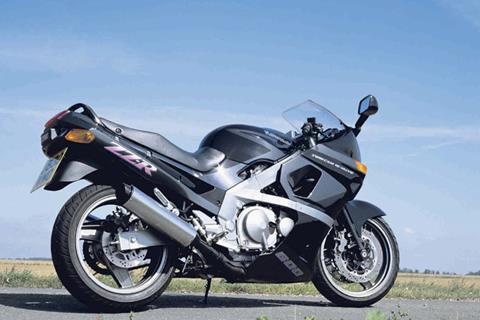 How to check Kawasaki ZZR600’s valve clearances
