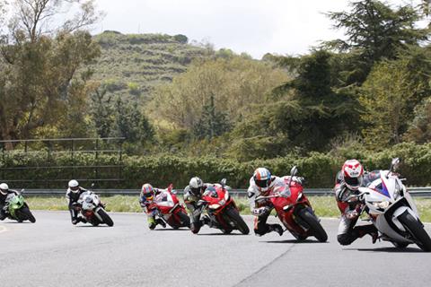 Ducati 1199 Panigale vs rivals: At a glance