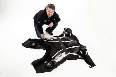 Leathers Review: Arlen Ness 9473 one-piece leather suit