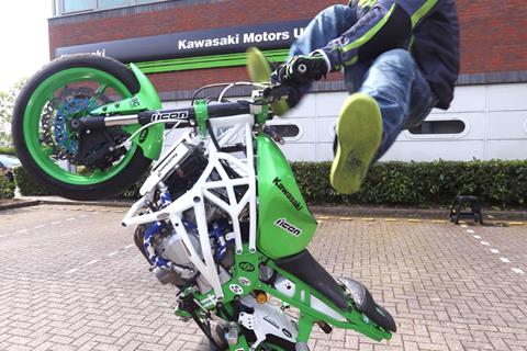 Stunt champion Lee Bowers gets sponsorship from Kawasaki