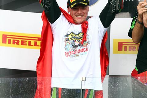 WSS France: Lowes takes world title