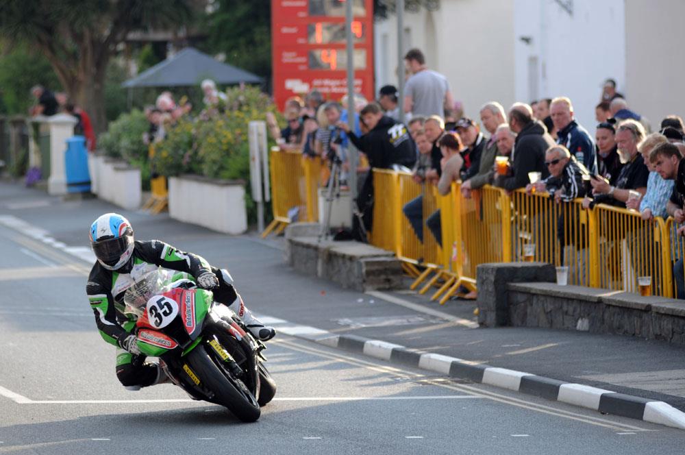 Karl Harris killed in Superstock TT crash | MCN