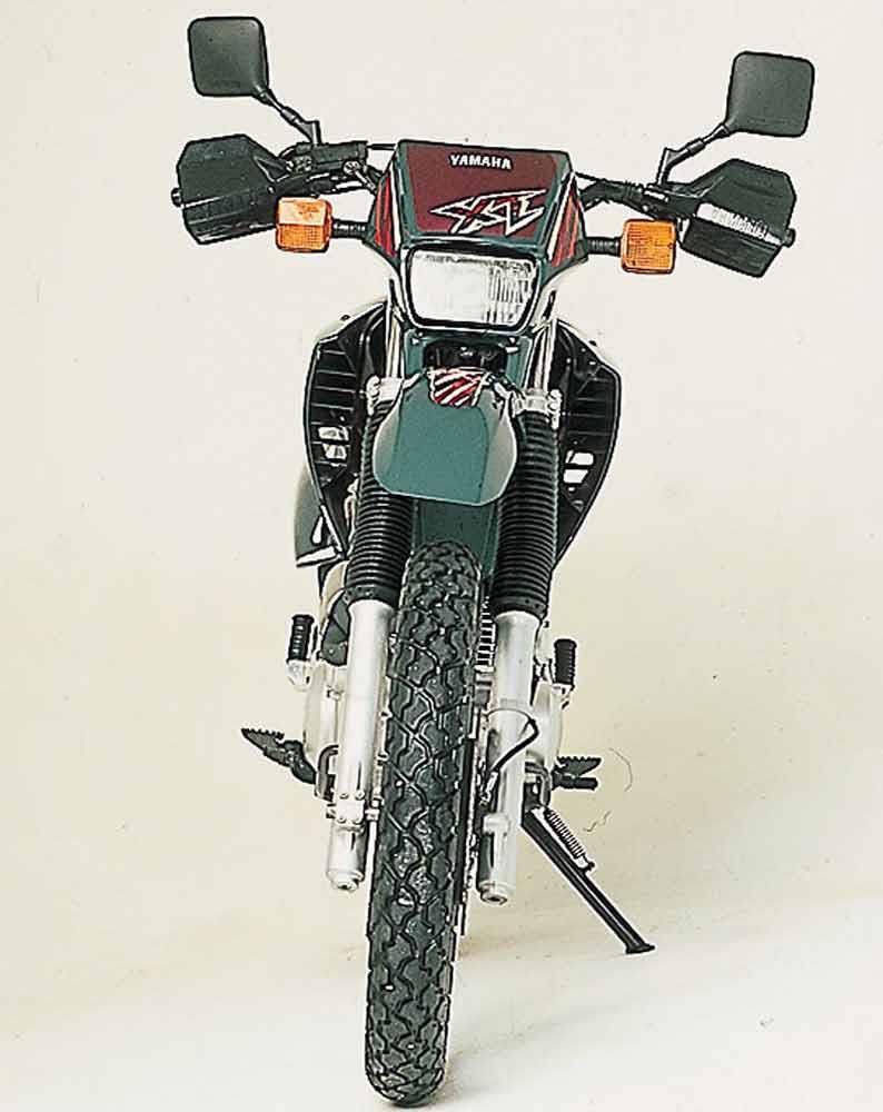 ... Yamaha XT600E motorcycle review - Front view ...