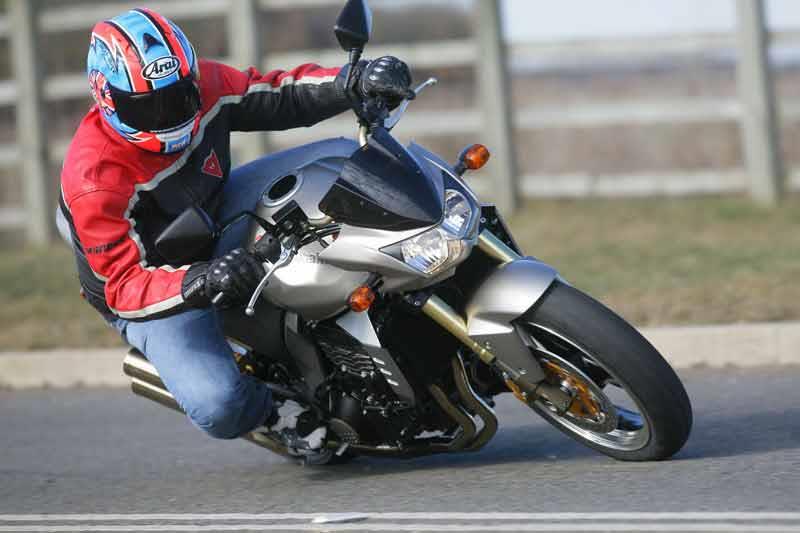 Kawasaki Z1000 2004 2006 Review Speed Specs Prices Mcn