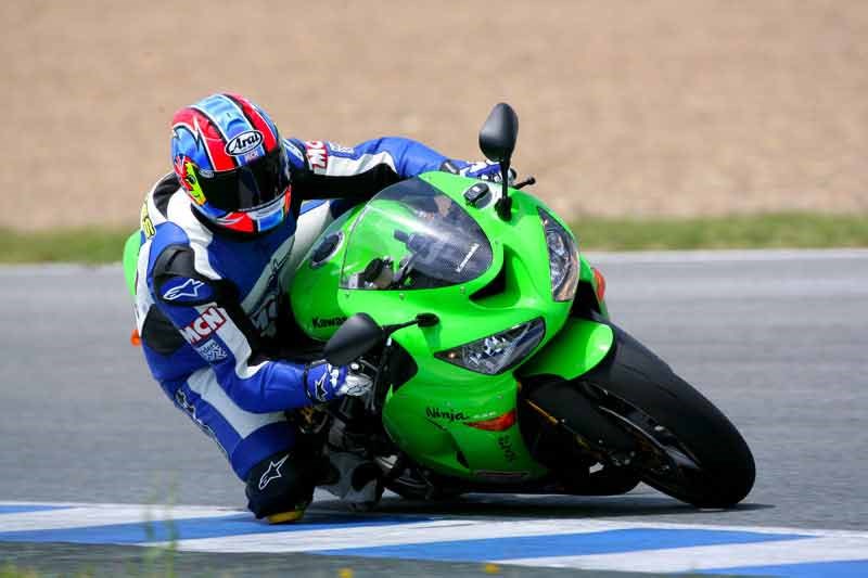 overskud Strædet thong klo KAWASAKI ZX-6R (2005-2006) Review | Speed, Specs & Prices | MCN