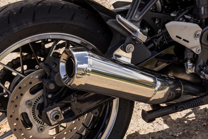 Kawasaki Z900RS exhaust