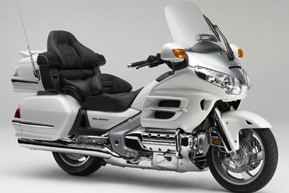 Airbag-equipped Goldwings arrive in the US in June