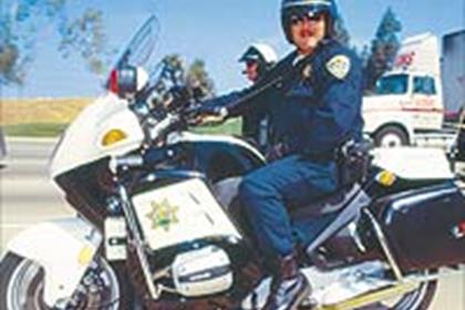 A police officer in America died in a motorcade while riding his motorcycle