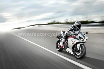 2009 Yamaha R1 action