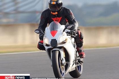 2009 Aprilia RSV4 testing ahead of ti's launch this weekend