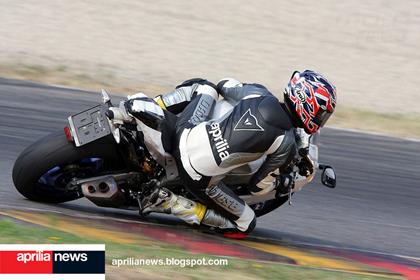 2009 Aprilia RSV4 testing ahead of ti's launch this weekend