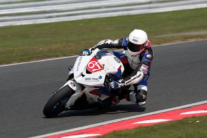 Team Vari-Trac BMW Park Lane’s Stefan Capella at Oulton Park MRO Stocksport on his S1000RR