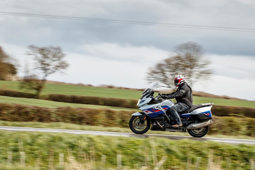 Riding the MCN Fleet BMW K1600GT on a country lane