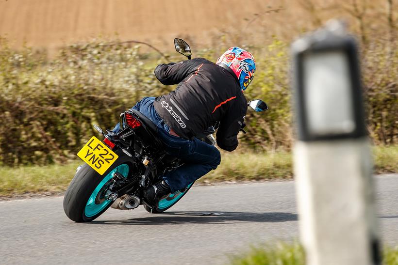 Dunlop RoadSmart IV on a Yamaha MT-07