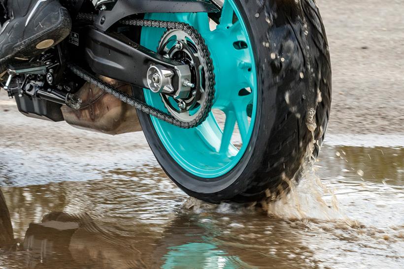 Dunlop RoadSmart IV tyres in wet weather