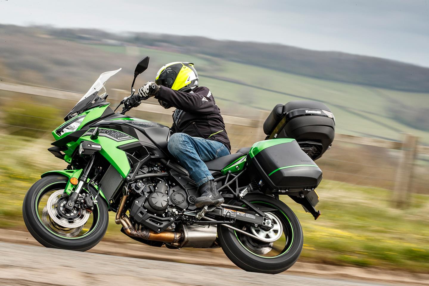 Kawasaki versys 650 discount on road price