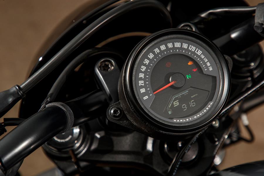 Harley-Davidson Nightster dash