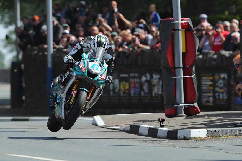 Michael Dunlop at St Ninian’s during the second Supersport Race - Picture by Dave Kneen / Pacemaker Press