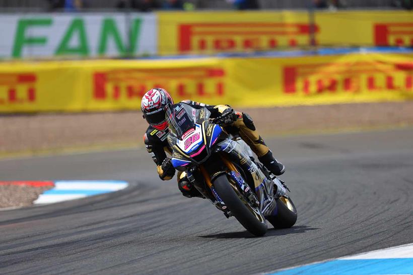 Bradley Ray dominates the opening race at Knockhill