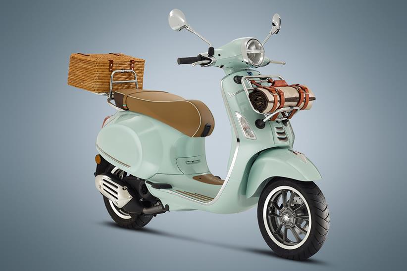 Vespa Picnic bike front on