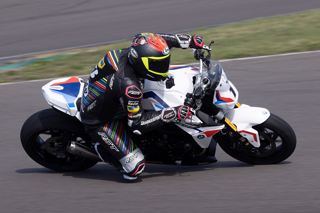 Racers could win big money in the new BWM F900R Cup