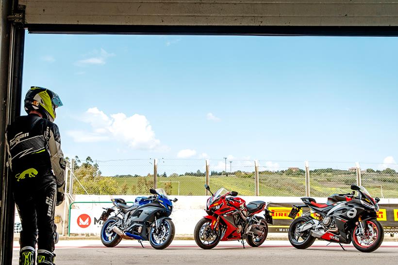 Yamaha R7, Honda CBR650R and Aprilia RS 660 in pitlane