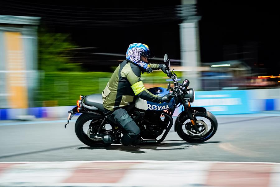 Royal Enfield Hunter 350 on track at night