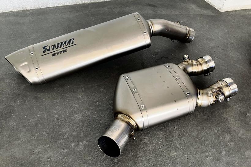 The Akrapovic mid muffler system is compatible with the R1, R6 and R7