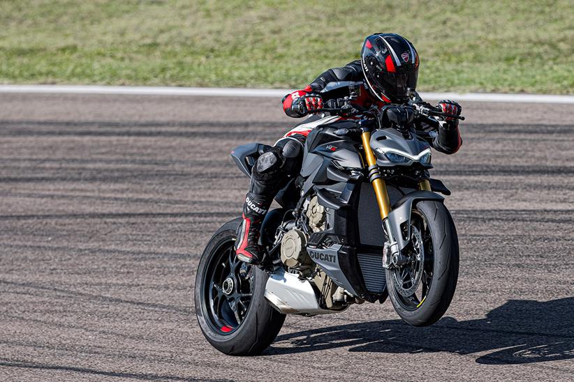 2023 Ducati Streetfighter V4S wheelie