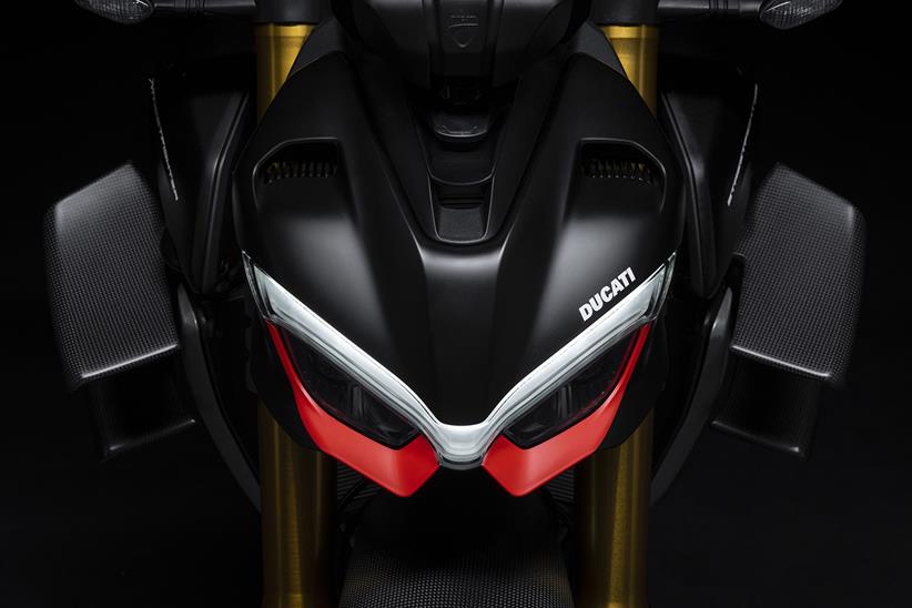 2023 Ducati Streetfighter V4SP2 front