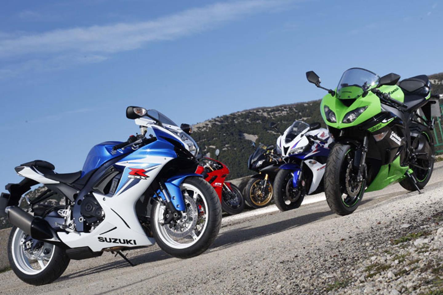 Cbr 600rr deals vs gsxr 600