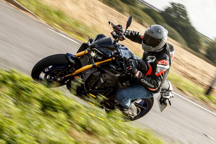 Yamaha MT-10 SP turning left