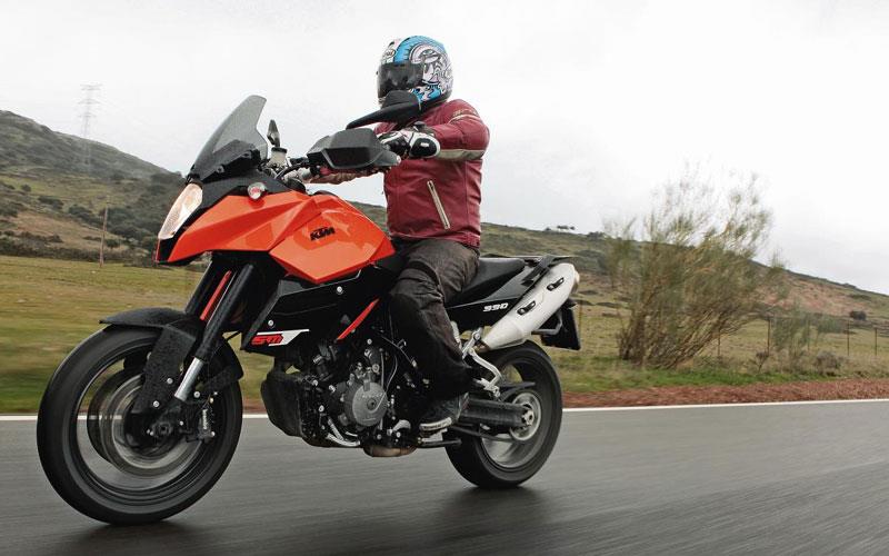 Video KTM SMT ABS first ride