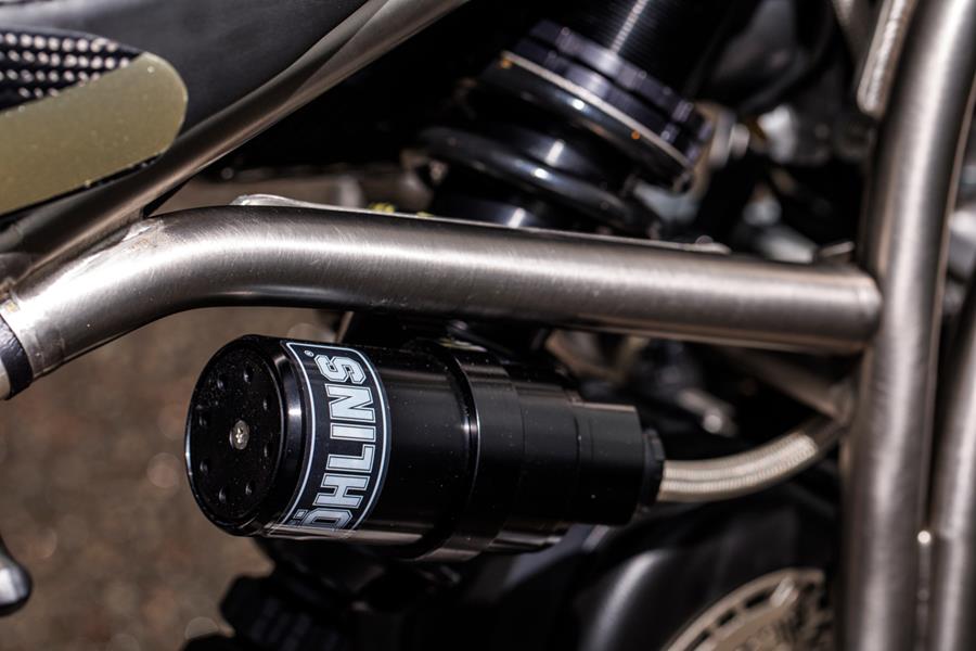 CCM Heritage 71 Öhlins rear shock reservoir