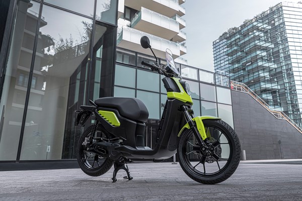 Fantic TX2 Electric Scooter - Your Ultimate Commuting Companion