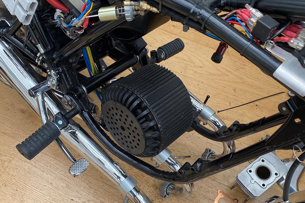 Picture of RIDING THE 2022 KAWASAKI KX450: THE WRAP - Dirt Bike Magazine