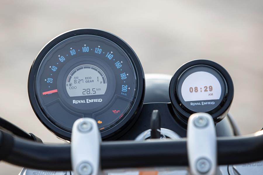 Royal Enfield Super Meteor 650 dash