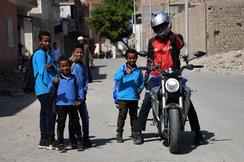 Ali Abdo meets local school children in Egypt