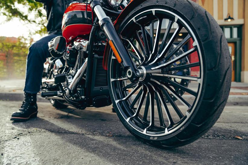 2023 Harley-Davidson Breakout front wheel