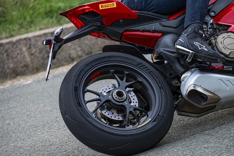 Pirelli Diablo Supercorsa V4 rear cornering