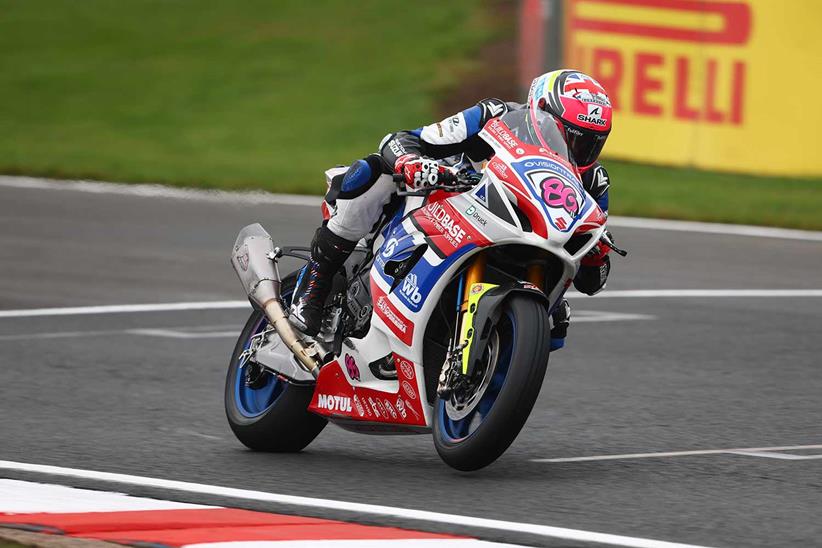 Charlie Nesbitt onboard the Hawk Racing Suzuki at Donington Park in 2022