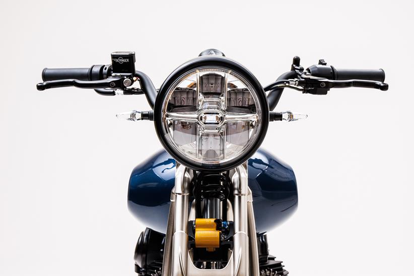 Praga ZS 800 headlight