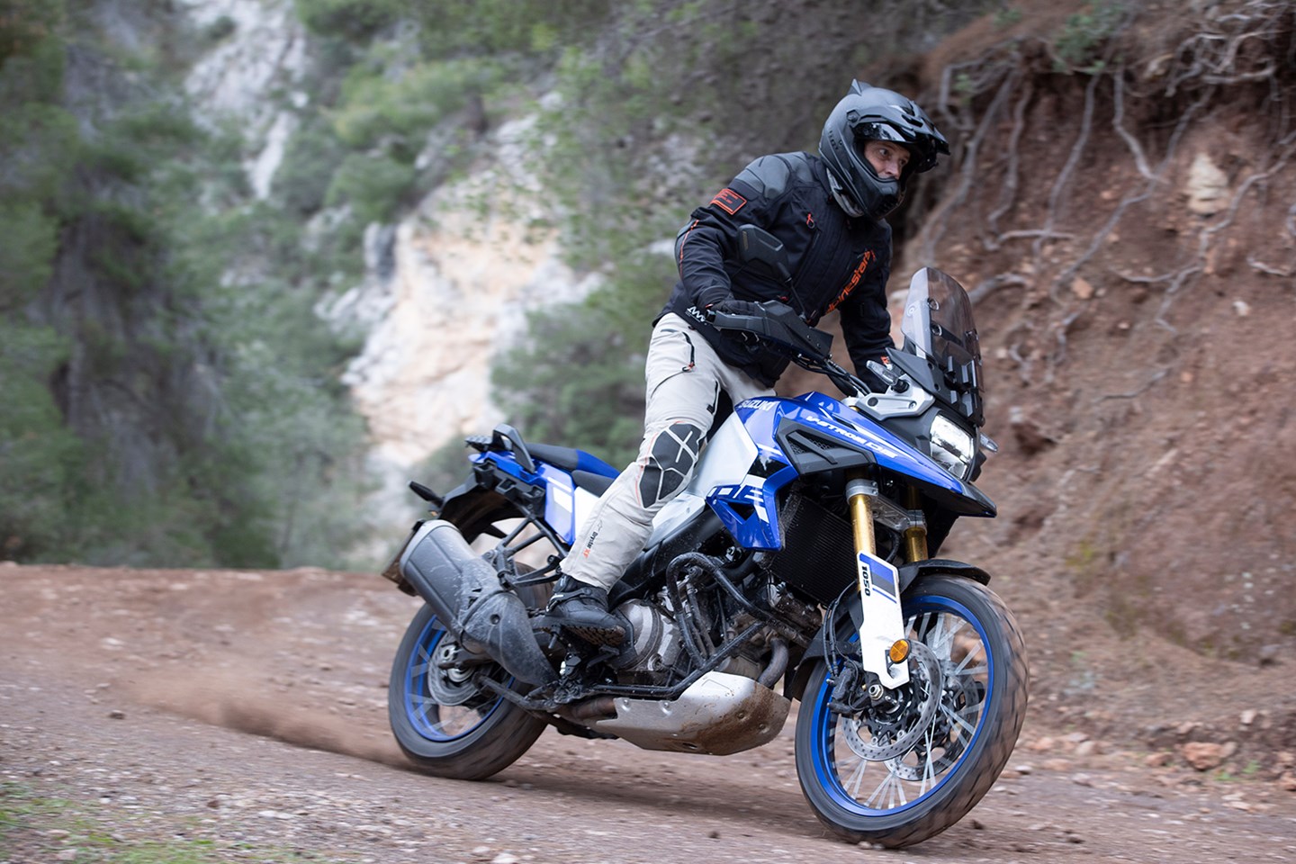 suzuki-v-strom-1050-de-13.jpg