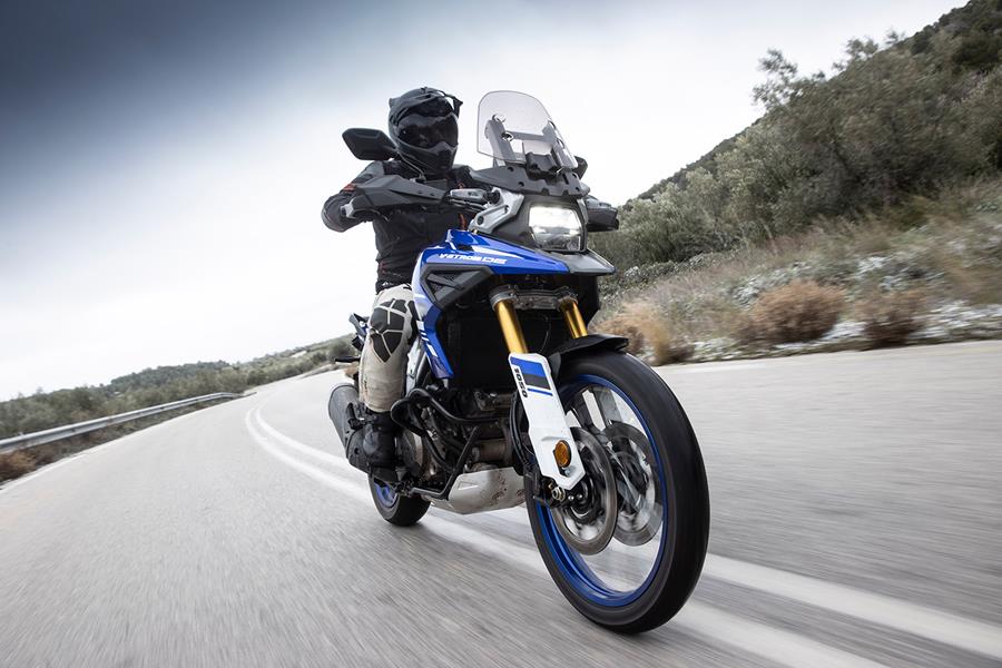 Suzuki V-Strom 1050 DE front on the road