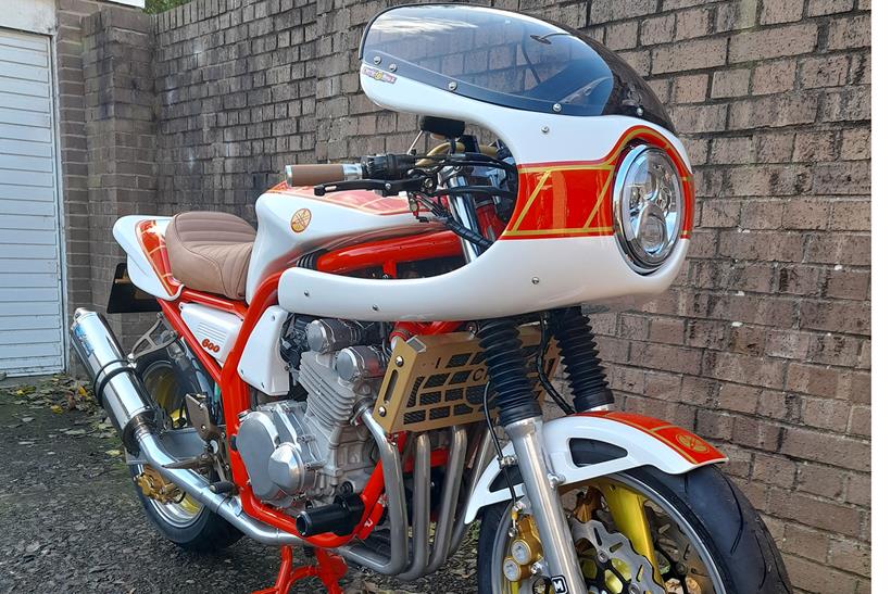 The finished FZR café racer project