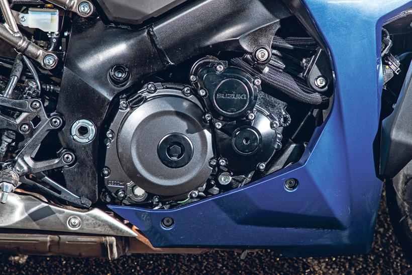 Suzuki GSX-S1000GT engine