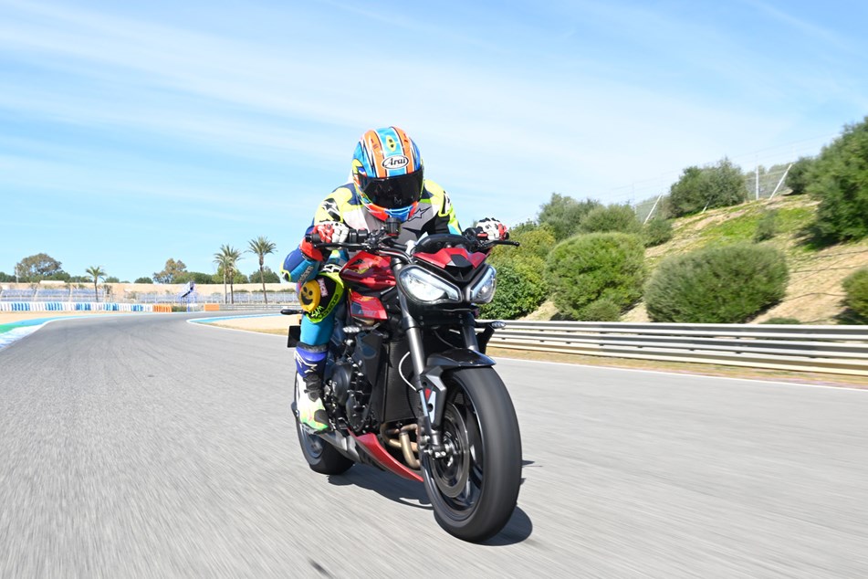 TRIUMPH STREET TRIPLE 765 RS (2023 - on) Review